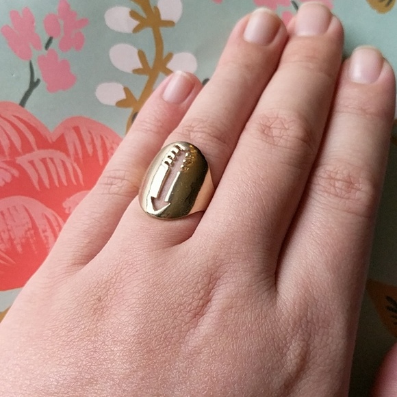 Nwot gold arrow ring size 7 - Picture 2 of 4
